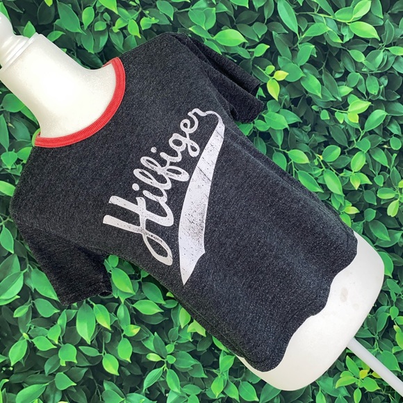 TOMMY HILFIGER SPORT MID-CROP GRAPHIC SHIRT · SIZE S (PETITE) - Picture 2 of 6